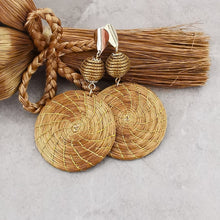 עגילים גדולים ומיוחדים בעבודת יד אקולוגית